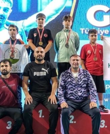 karatayin-gurescilerinden-turkiye-sampiyonasinda-buyuk-basari.jpg