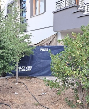 5-kattan-dusen-2-yasindaki-cocuk-hayatini-kaybetti.jpg