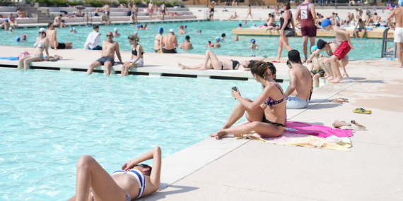 Havuz Keyfi Tehlikede: Cilt Enfeksiyonlarına Dikkat!