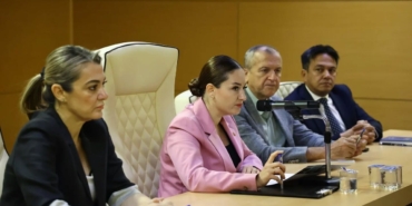 busra-ozdemir-toplanti.jpg