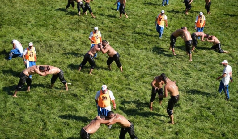 edirne-yagli-guresleri-er-meydani.jpg