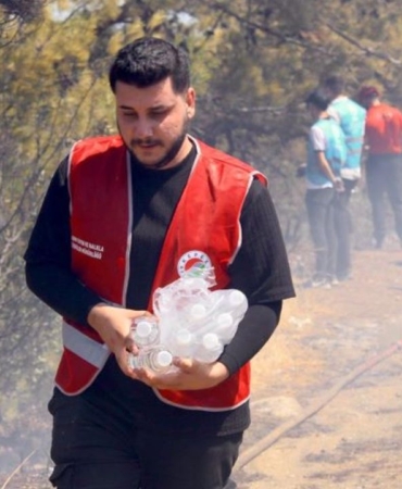 kepez-belediyesinden-aksu-ve-muratpasadaki-yanginlara-destek-6.jpg