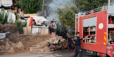 kepezde-mustakil-evin-bahcesinde-korkutan-yangin.jpg