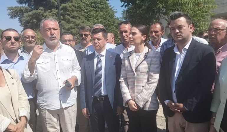 marmaris-belediye-baskani-unlu-hakim-karsisina-cikti.jpg