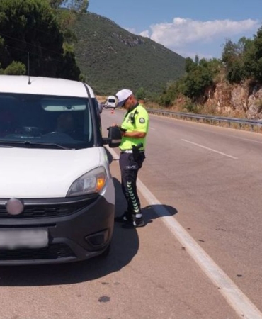 trafik-denetimi-polis-2.jpg
