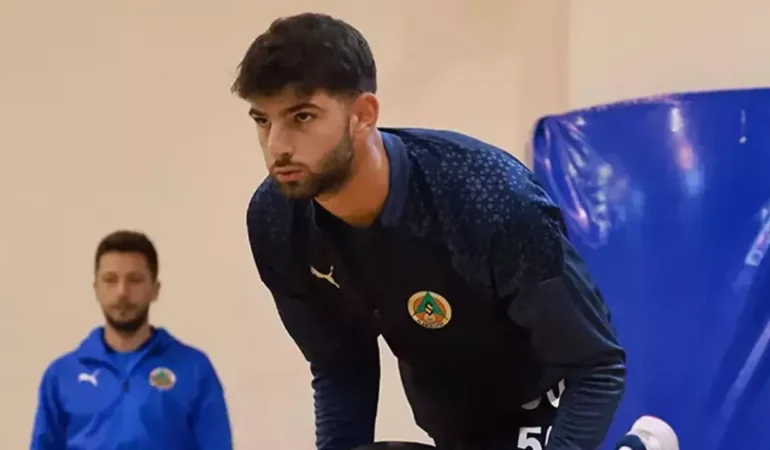 umit-akdag-alanyaspor-futbolcus.webp.webp