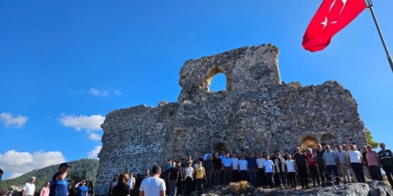 mersin-bozyazi-kalesinde-cumhuriyet-coskusu.jpg