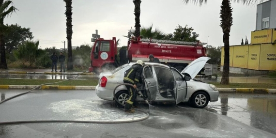 Manavgat’ta Araç Alev Alev Yandı, Sürücü Yaralı!