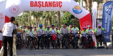mersinde-bisiklet-turu-kentte-spor-kulturunu-canlandirdi-1.jpg
