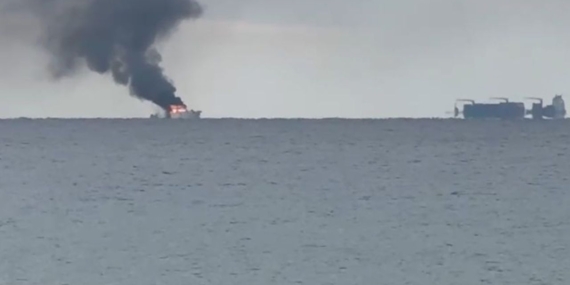 Lüks Tekne Kalkan Açıklarında Yanarak Kurtarıldı