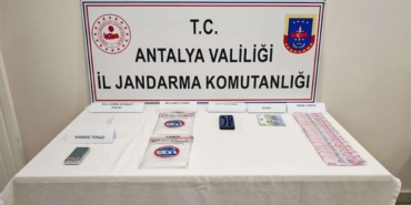 manavgatta-1-kiloyu-askin-meramfetamin-ele-gecirildi.jpg