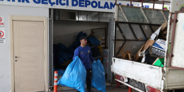 Ayrıştırılabilir kurumsal atıklar geri dönüşüme kazand.