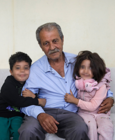 Dede ile 3 torunu, yeni yuvalarına kavuştu