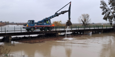 Derelerde biriken atıklar temizleniyor