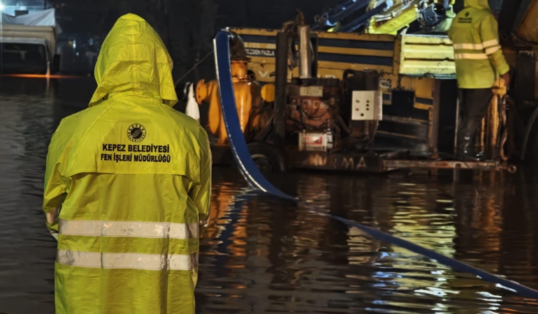 Kepez-Belediyesi-saganak-yagislara-karsi-7_24--teyakkuzda_2