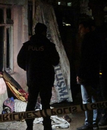 antalyada-gecekondu-kul-oldu-1.jpg