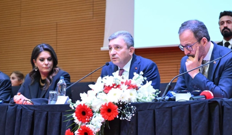 hulusi-sahin-engelli-bireylerin-sorunlarini-arastirma-komisyonu-bolge-istisare-toplantisi.jpg