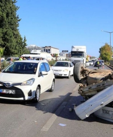 trafik-kazasi-gazi-bulvari.jpg