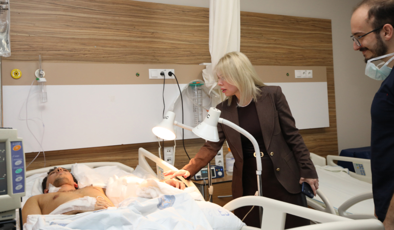 Kazada kopup 'dikilemez' denilen uzuvlar için 10 saatlik ameliy