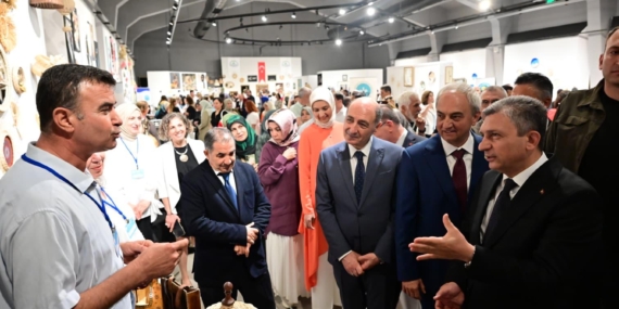 Hayat-Boyu-Ogrenme-Haftasi-Sergisi-Dokumaparkta-acildi_7
